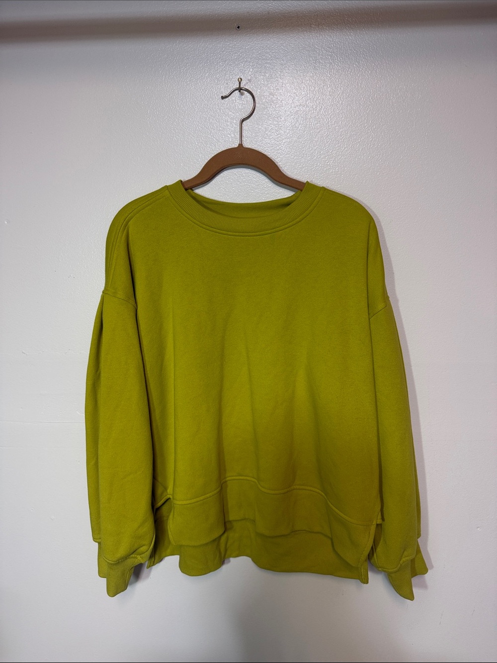 Women's Crew Neck Sweater - Chartreuse Green